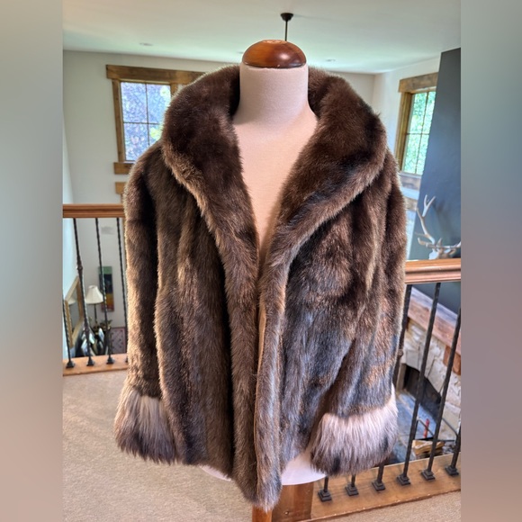Glenoit Vintage Faux Fur Cape Stole Shawl One Size Brown - Picture 1 of 6